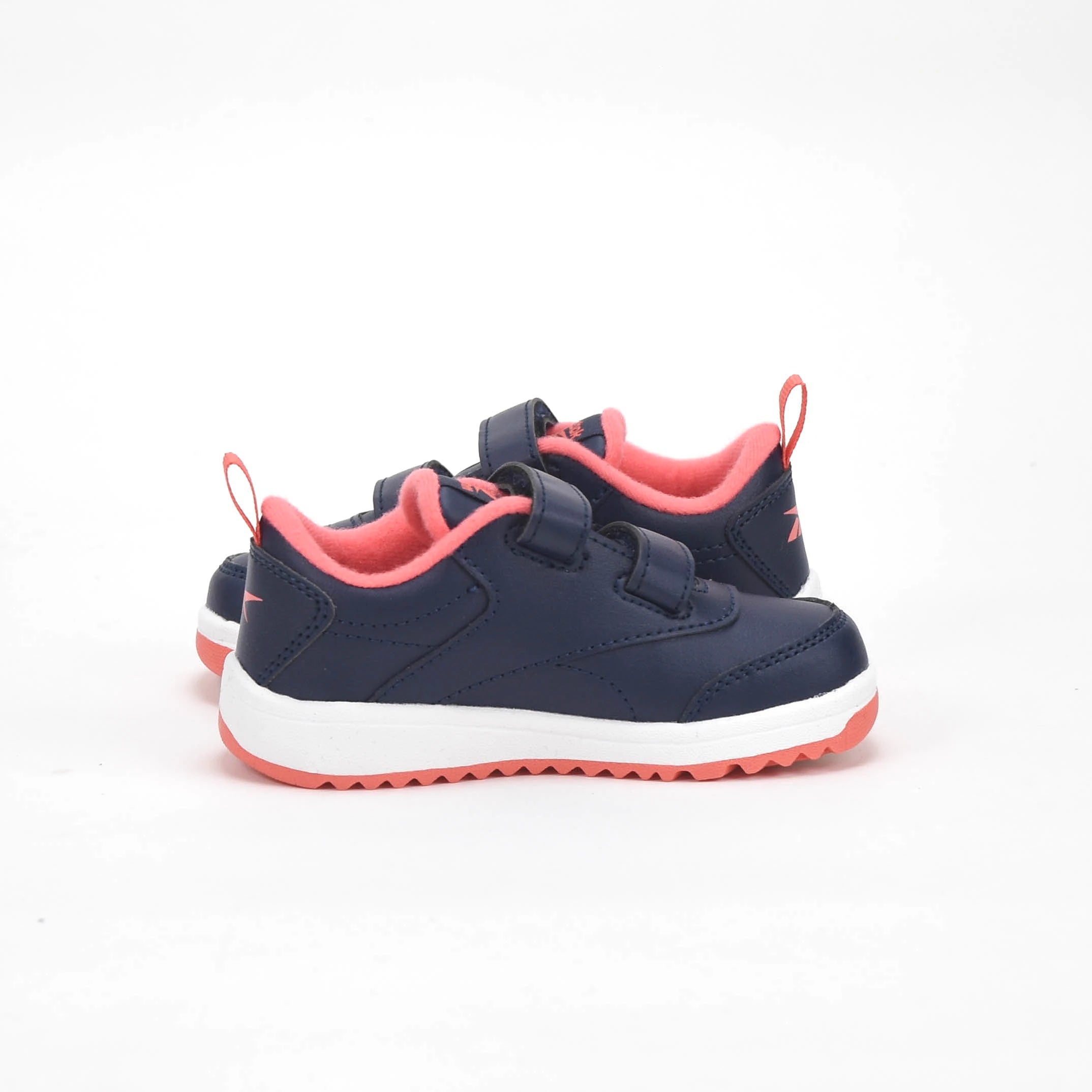 Baskets Enfant et Bébé Reebok Reebok WEEBOK CLASP LOW 2 vue de profil gauche - BirdNova Algérie