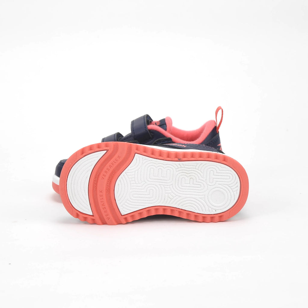 Baskets Enfant et Bébé Reebok Reebok WEEBOK CLASP LOW 2 vue trois quarts - BirdNova Algérie