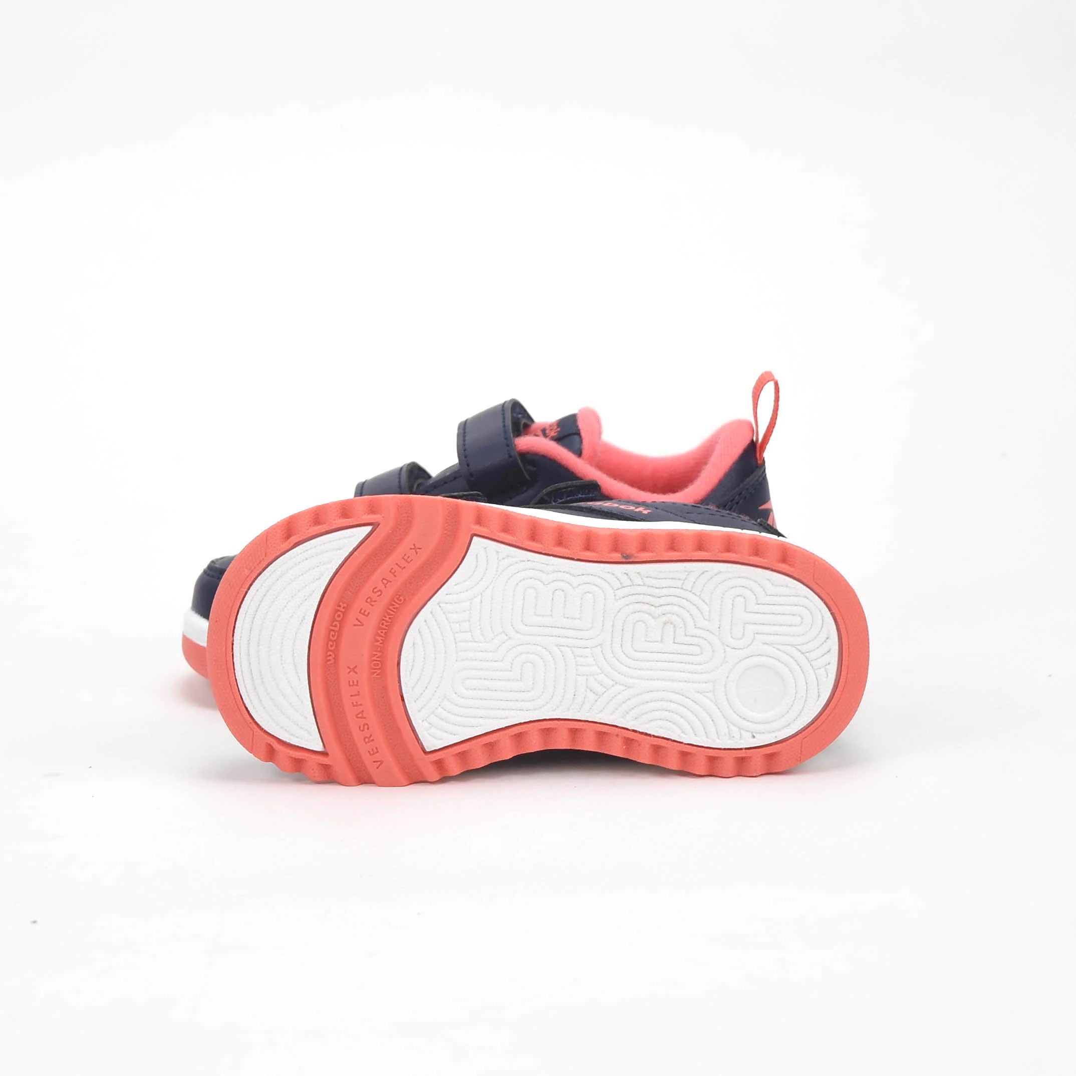 Baskets Enfant et Bébé Reebok Reebok WEEBOK CLASP LOW 2 vue trois quarts - BirdNova Algérie