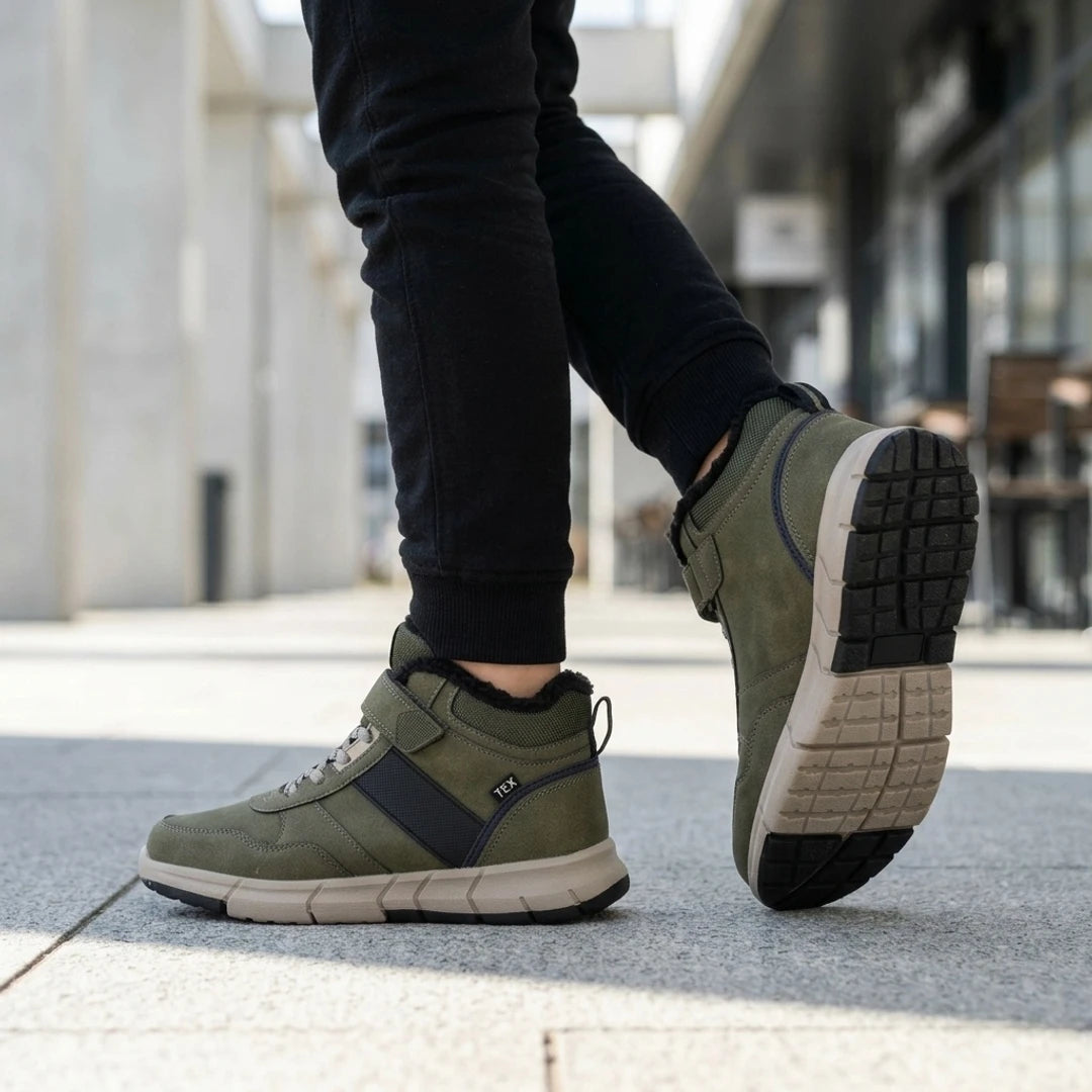 Baskets Enfant et Bébé Safety jogger Shoes profil gauche en situation - BirdNova Algérie