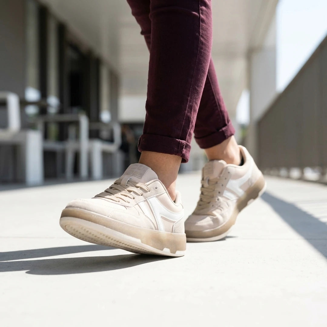 Baskets Femmes Safety jogger Shoes profil gauche en situation - BirdNova Algérie
