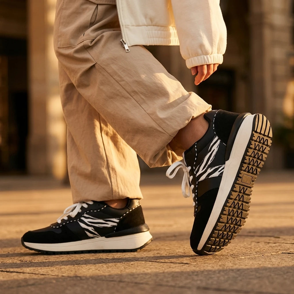 Baskets Femmes Safety jogger Shoes profil droit en situation - BirdNova Algérie