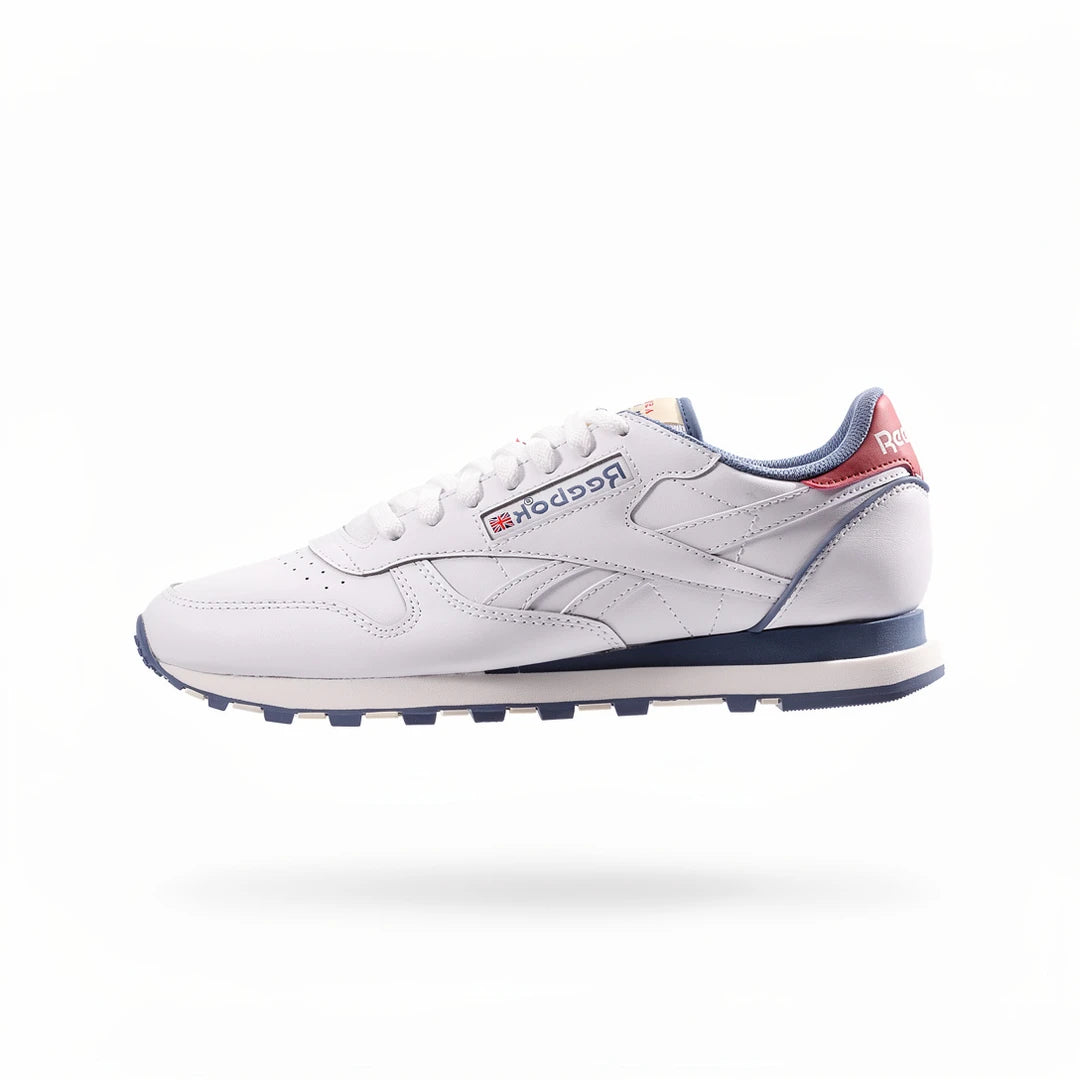 Baskets Hommes Reebok Basket Reebok Classic Leather profil gauche fond studio - BirdNova Algérie