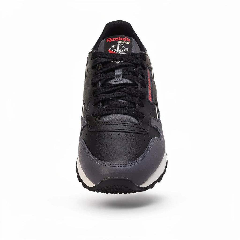 Baskets Hommes Reebok Basket Reebok Classic Leather Clip vue de face fond studio - BirdNova Algérie