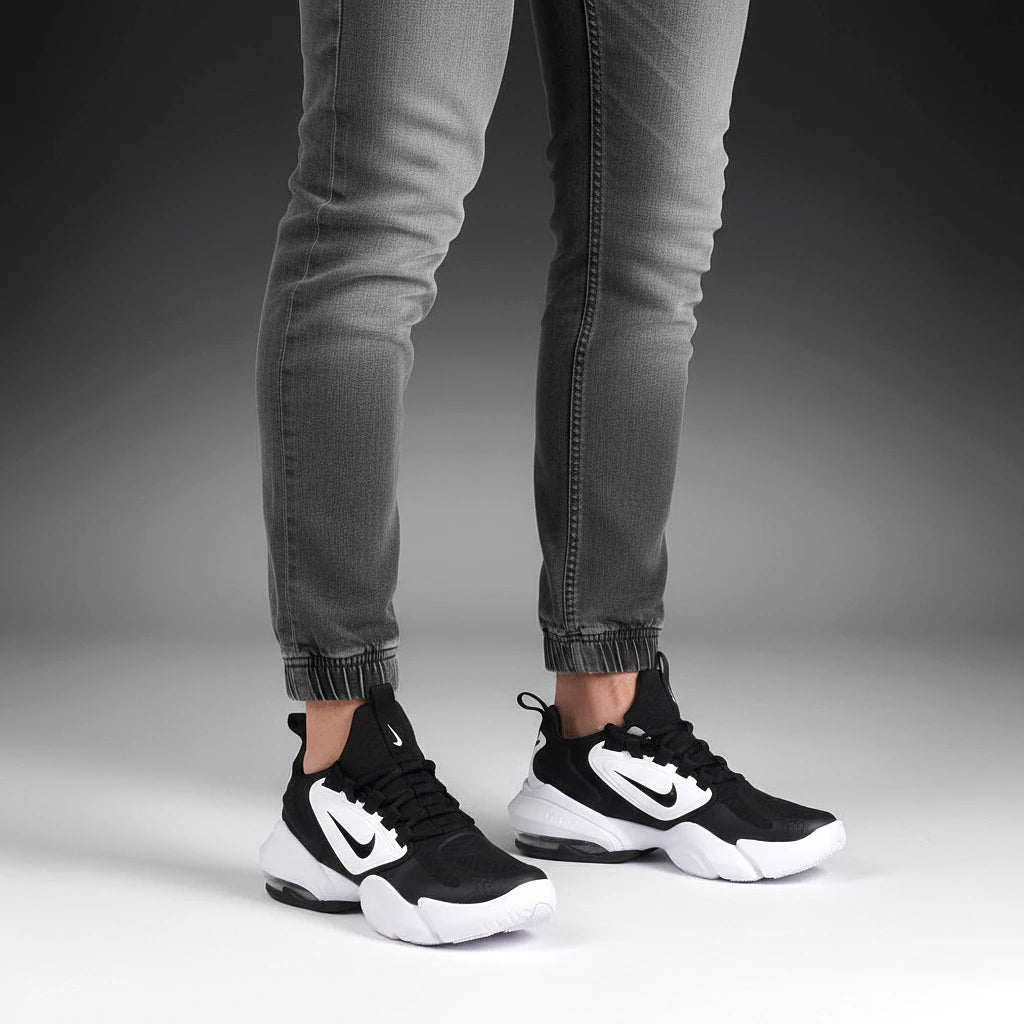 Nike Air Max Alpha Savage Noir/Blanc — détail, original BirdNova Algérie
