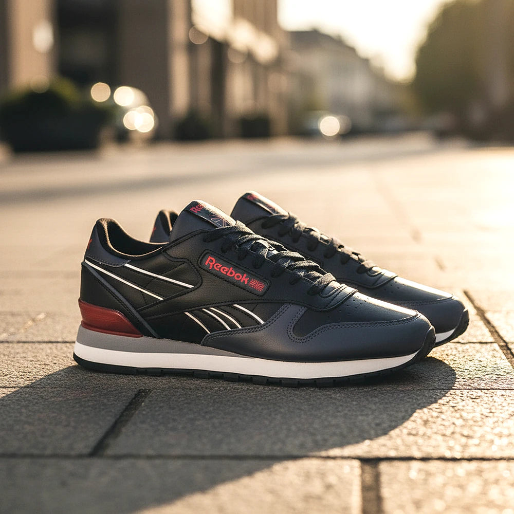 Baskets Hommes Reebok BASKET REEBOK CLASSIC LEATHER CLIP vue de face sur fond noir - BirdNova Algérie