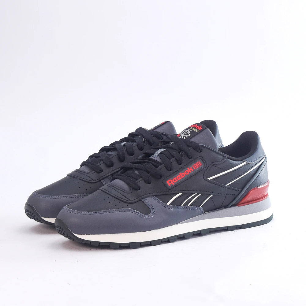 Détail du logo sur les Baskets Hommes Reebok BASKET REEBOK CLASSIC LEATHER CLIP - BirdNova Algérie