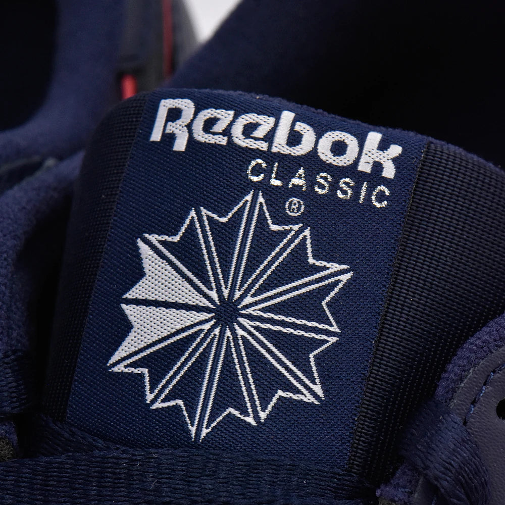 Détail de la couture sur Baskets Hommes Reebok REEBOK CLASSIC LEATHER NAVY/NAVY/WHITE - BirdNova Algérie