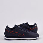Baskets Hommes Reebok REEBOK CLASSIC LEATHER NAVY/NAVY/WHITE vue trois quarts - BirdNova Algérie