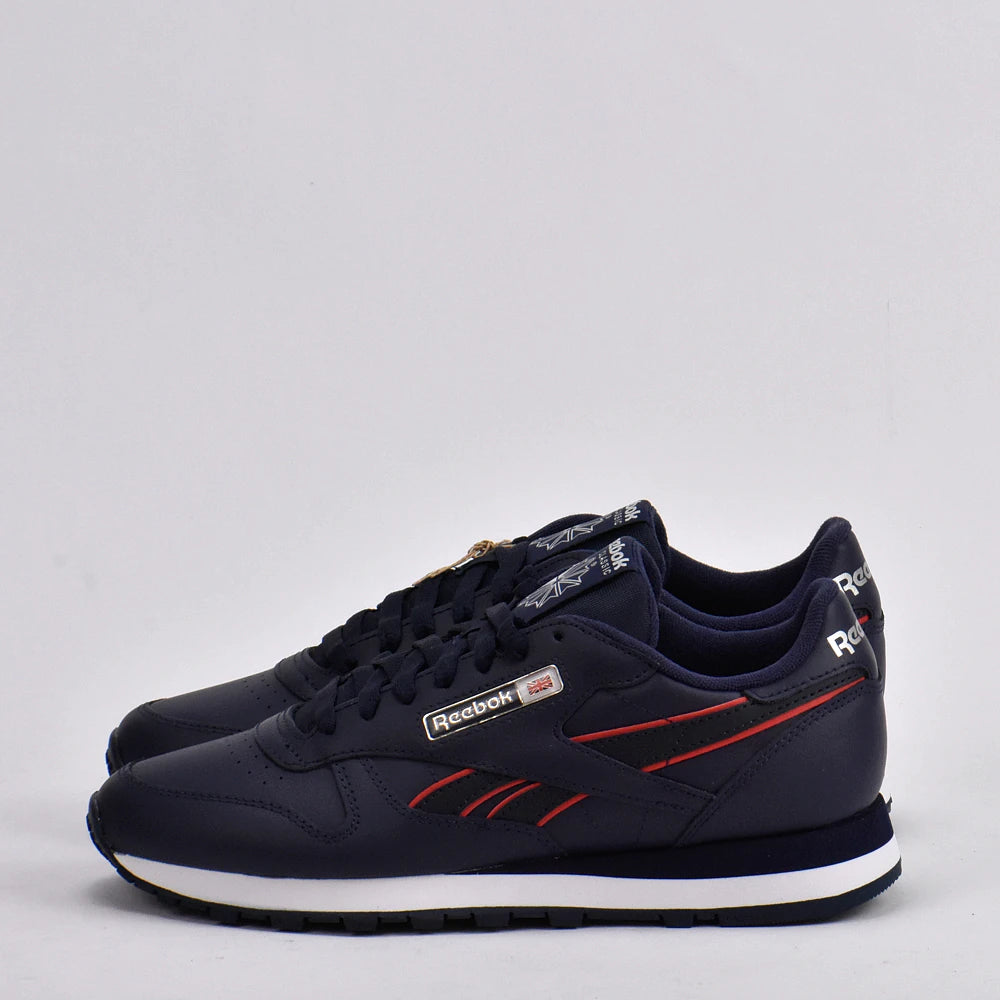 Baskets Hommes Reebok REEBOK CLASSIC LEATHER NAVY/NAVY/WHITE vue de profil gauche - BirdNova Algérie