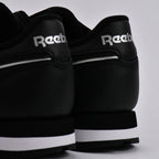 Détail du logo Reebok sur le talon des Baskets Hommes Reebok Classic Leather Black/Black/White - BirdNova Algérie