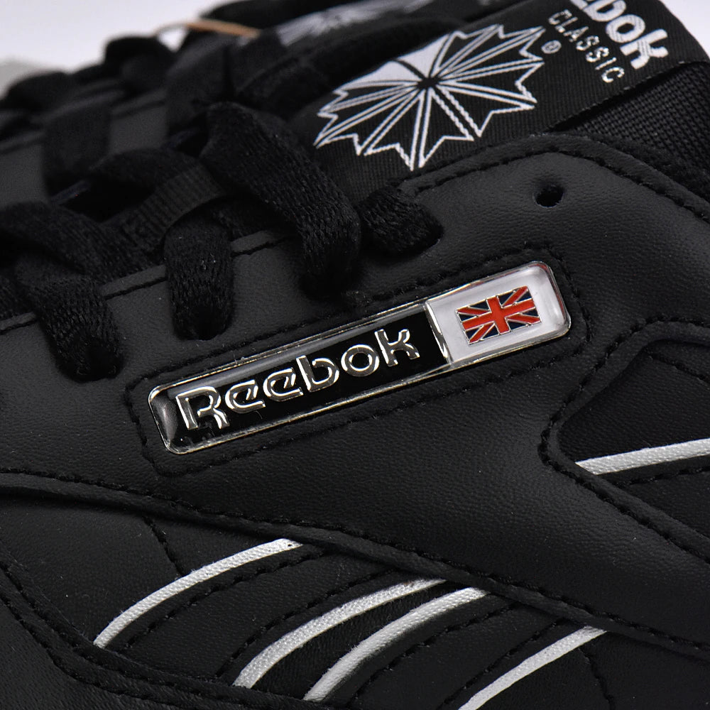 Détail du logo latéral et du drapeau Union Jack des Baskets Hommes Reebok Classic Leather Black/Black/White - BirdNova Algérie