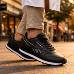 Baskets Hommes Reebok Classic Leather Black/Black/White profil droit en situation - BirdNova Algérie