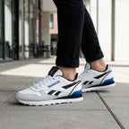 Baskets Hommes Reebok Classic Leather Clip Ftwwht/Purgry/Vecb profil gauche en situation - BirdNova Algérie
