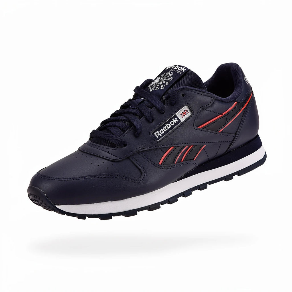 Baskets Hommes Reebok Reebok Classic Leather Navy/Navy/White vue trois-quarts fond studio - BirdNova Algérie