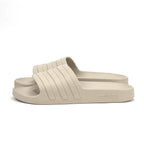 Adidas Adilette Slides - Détail bride - BirdNova