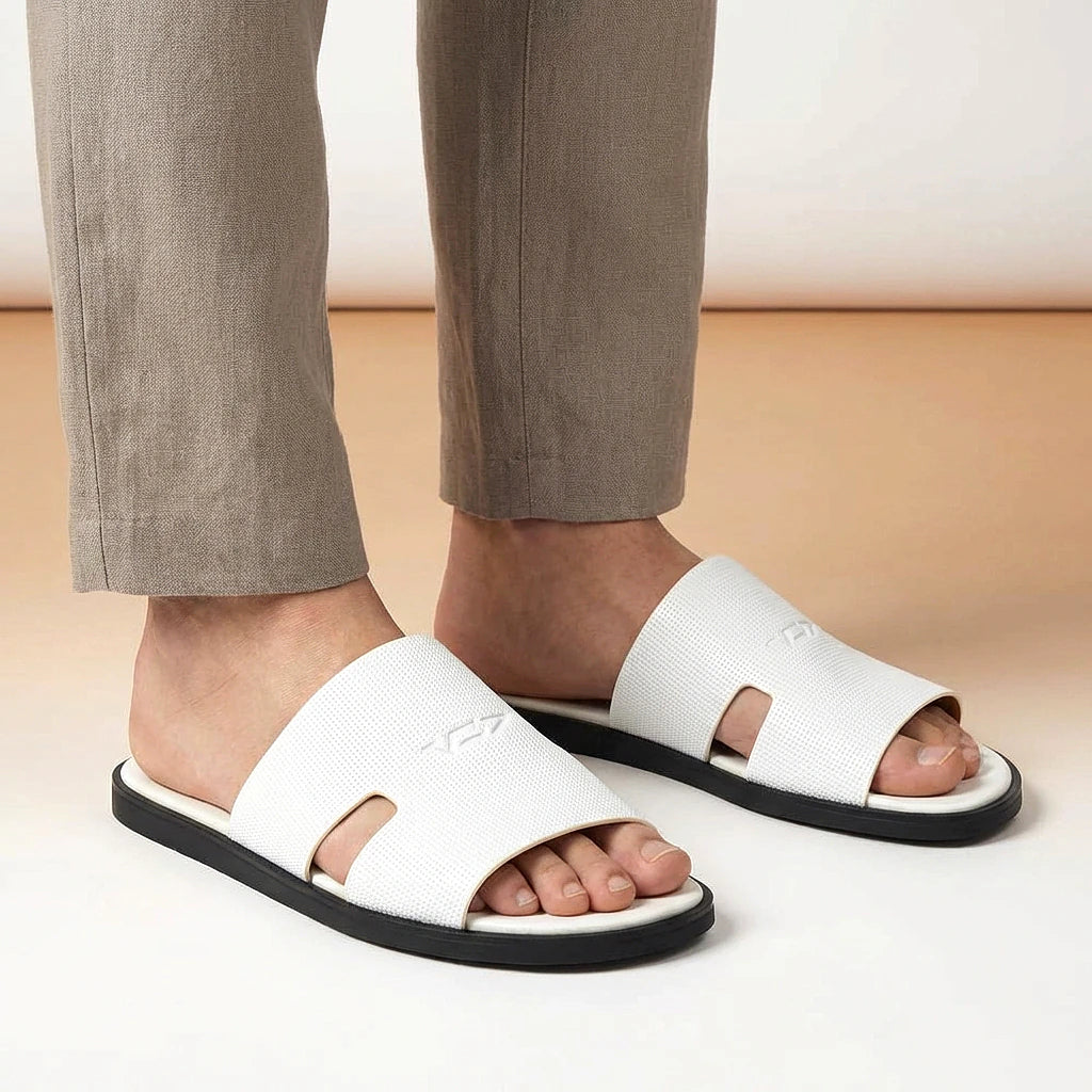 VO7 Mule Sahara Blanche portee au pied - claquette homme BirdNova Algerie