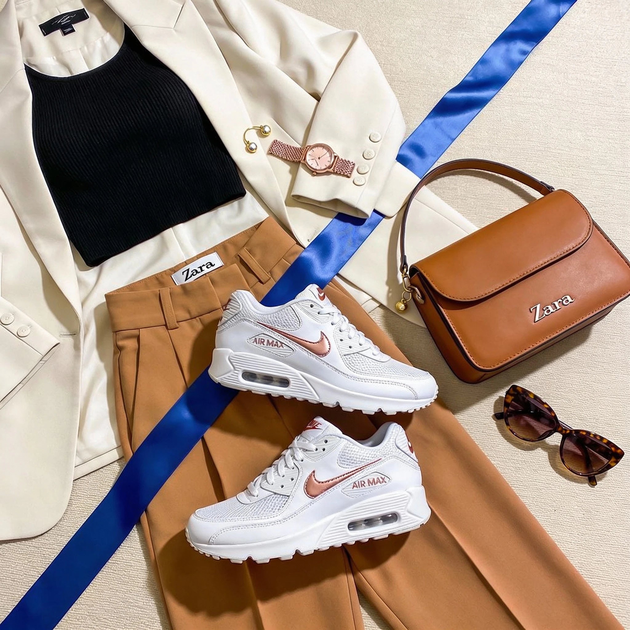 Collection femme tendance Algérie : chaussures, accessoires, style urbain