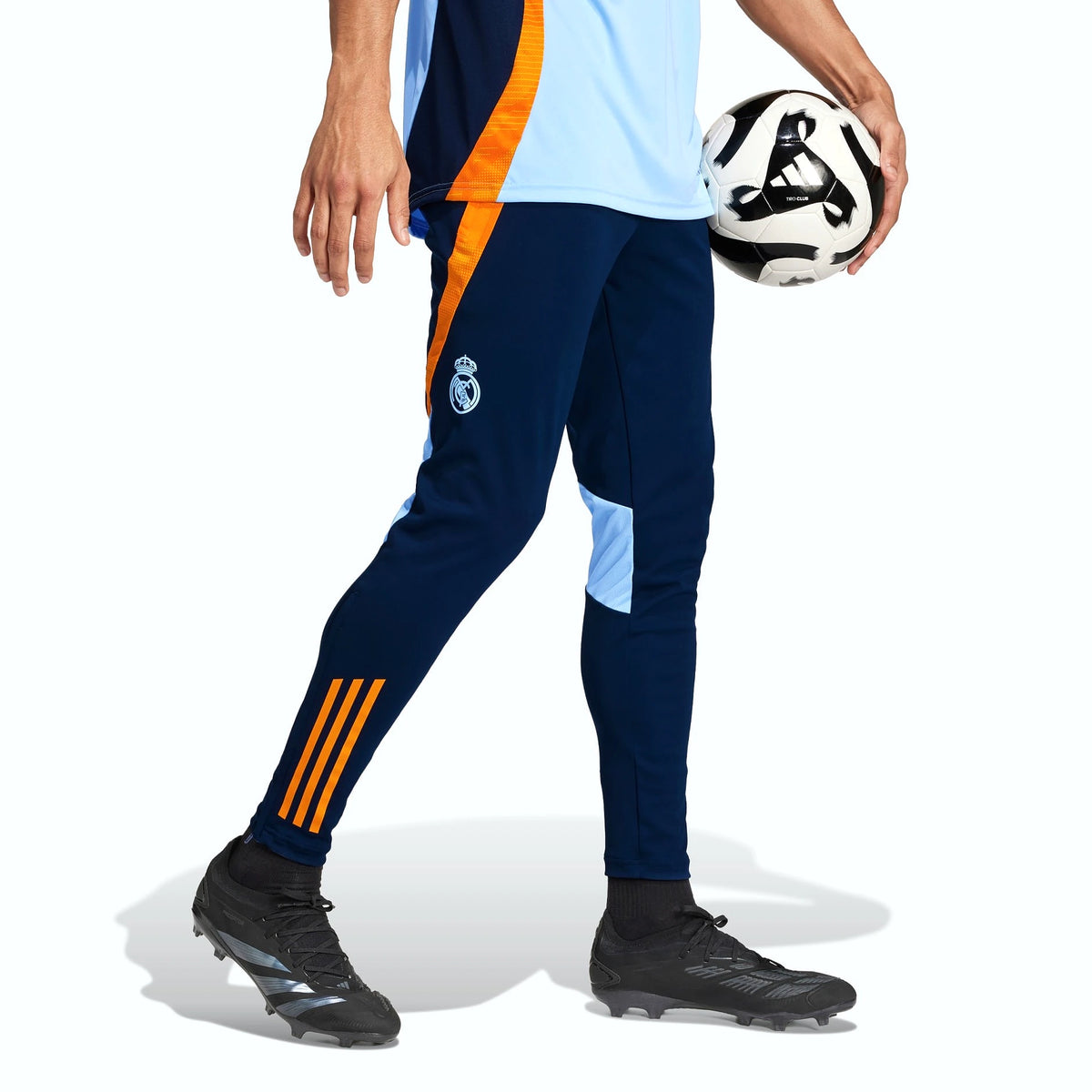 Adidas Pantalon Real Madrid Marine, vue de face avec ballon, BirdNova Algérie