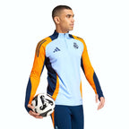 Adidas Haut Real Madrid Bleu Ciel, vue de trois quarts avec ballon, BirdNova Algérie