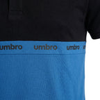 Bandeau du nom Umbro répété sur le torse du polo bleu — original BirdNova Algérie